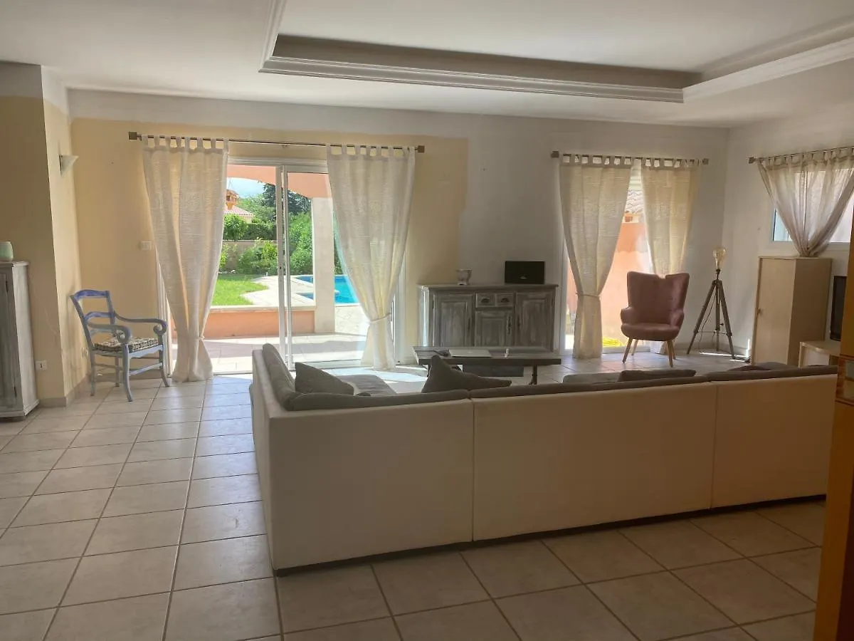 Villa Et Maisonnette Provencales Carpentras France